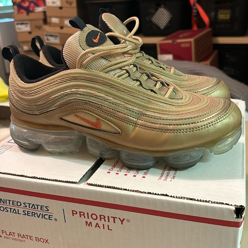 Nike Vapormax 97 Vintage Coral